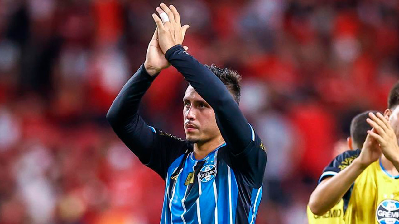 Erick Noriega prioriza su presente en Gremio y evita hablar sobre una posible salida