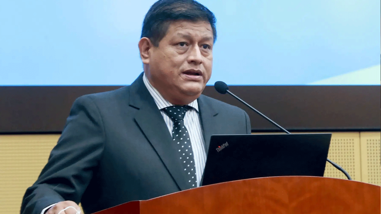 Walter Ayala presiona a Balcázar por indulto a Pedro Castillo: “La historia lo juzgará”