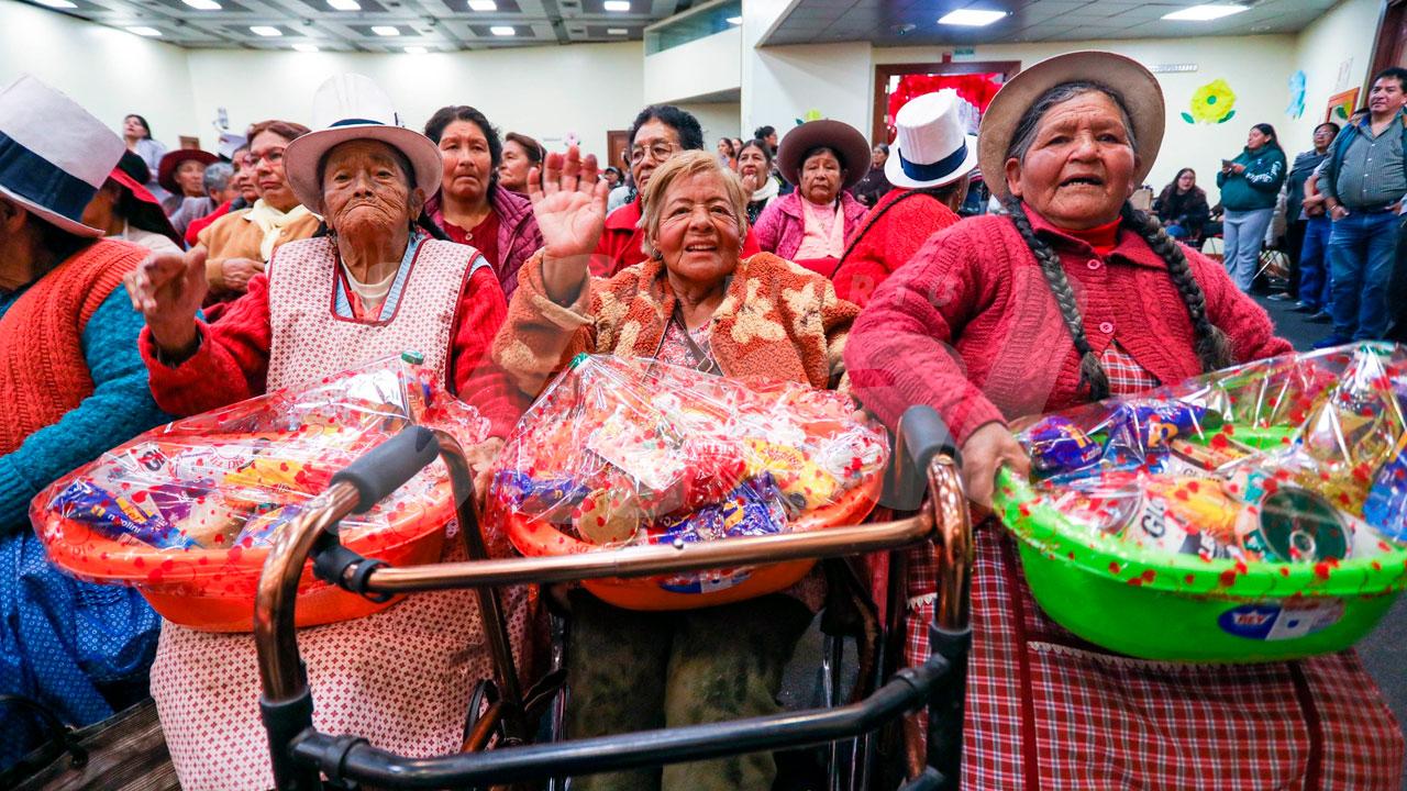 Homenaje a las madres de Cusco