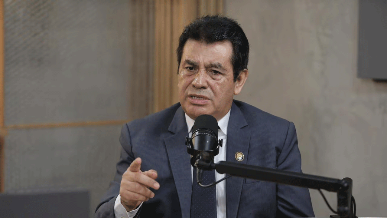 Tomás Gálvez propone limitar investigaciones fiscales basadas en reportajes periodísticos