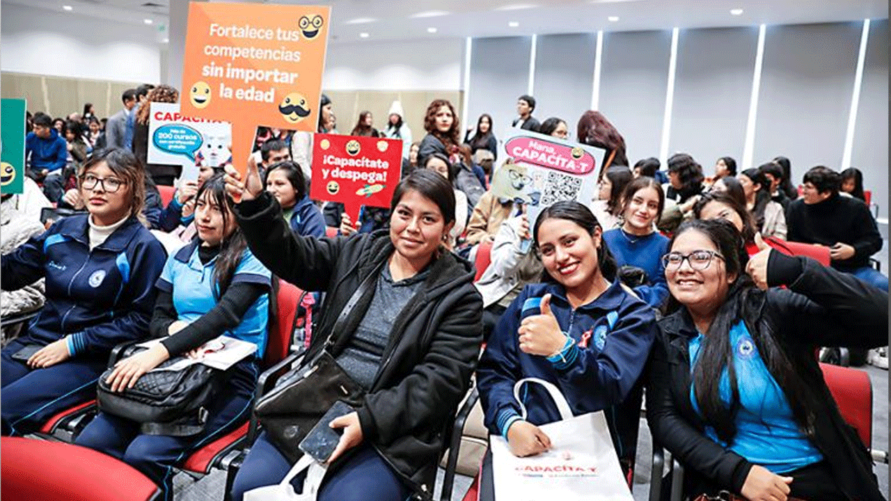 Ministerio de Trabajo promueve más de 200 cursos gratis que buscan cerrar la brecha laboral