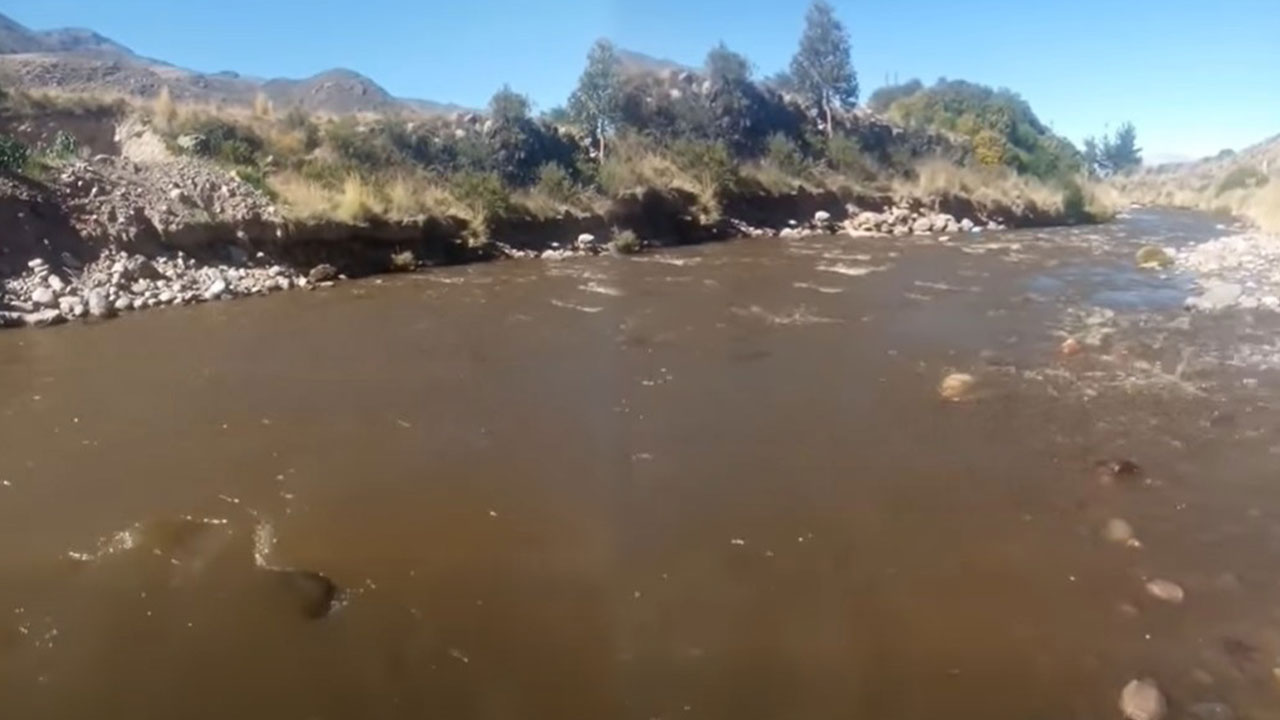 Pobladores alertan posible contaminación en río de Orcopampa