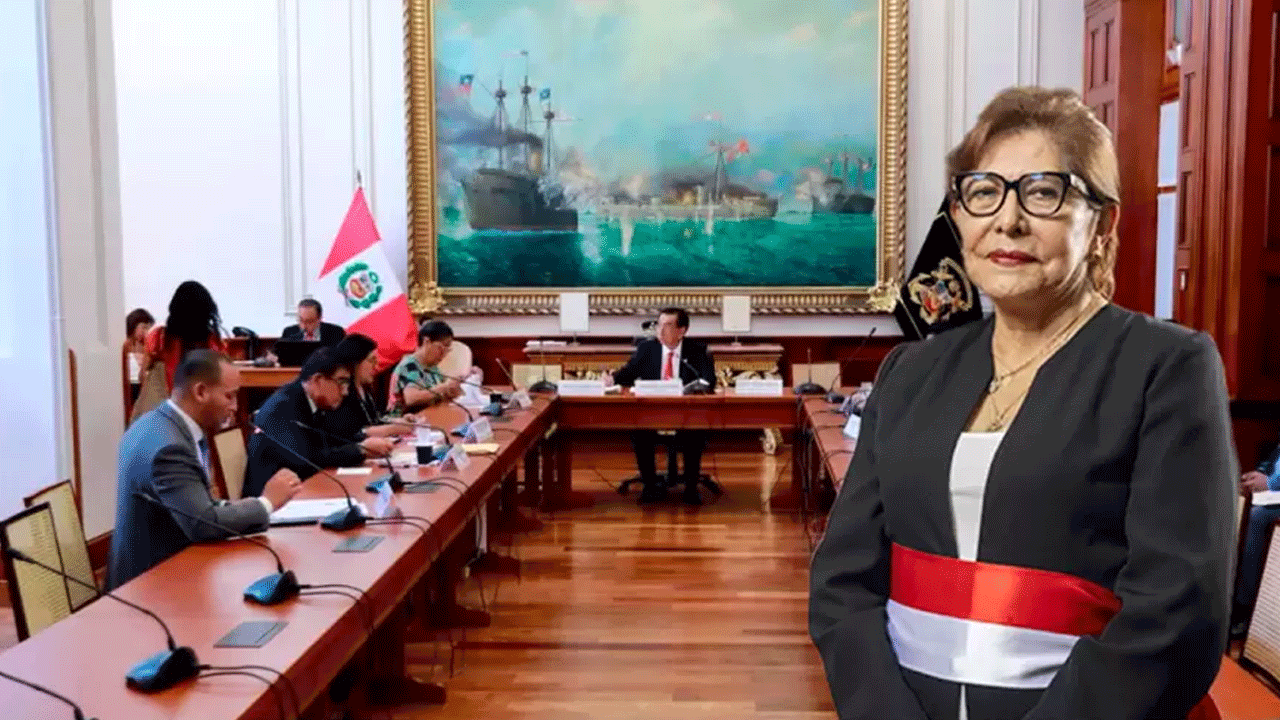 Ministra de Educación se ausenta del Congreso y agrava crisis de becas